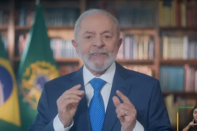 Lula faz balanço de 18 meses de governo e destaca responsabilidade fiscal