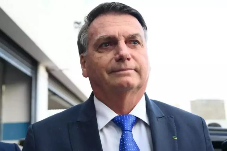 Moraes proíbe Bolsonaro de ir a eventos das Forças Armadas