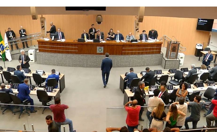 Câmara de Campinas Abre Comissão Processante contra Vereadora por Destinação de Verba para Festa com Cenas de Nudez