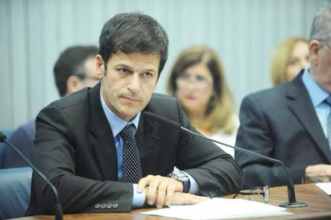 Deputado da Rachadinha Pode Ser o Escolhido do Grupo Para a Sucessão de Gaspar
